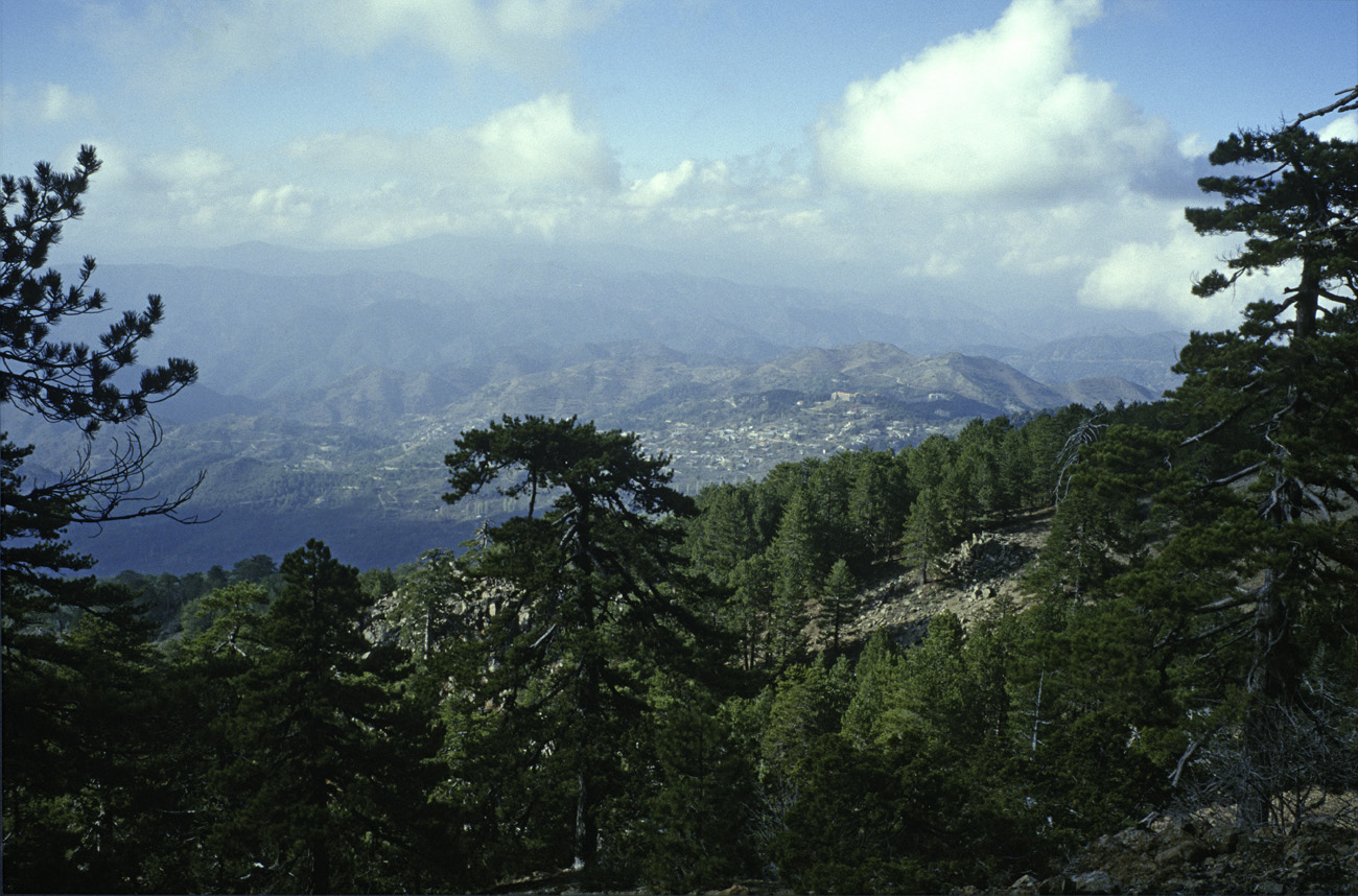 chy1998_18.jpg - Troodos crépuscule sur la campagne autour du Mont Olympe Ektachrome Elite 100