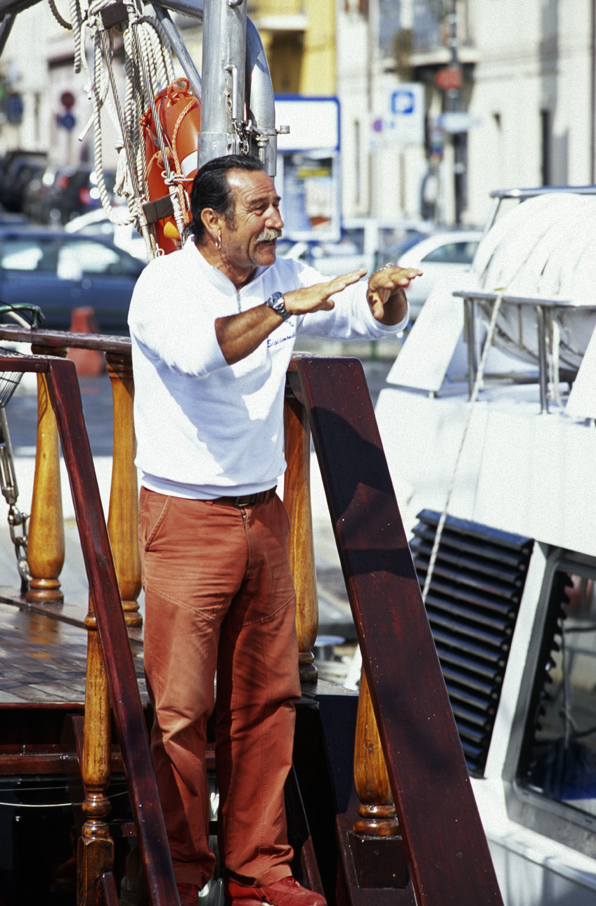 eol06_060.jpg - Italie, Îles Éoliennes - Milazzo captain Felice Fuji Velvia 100 F