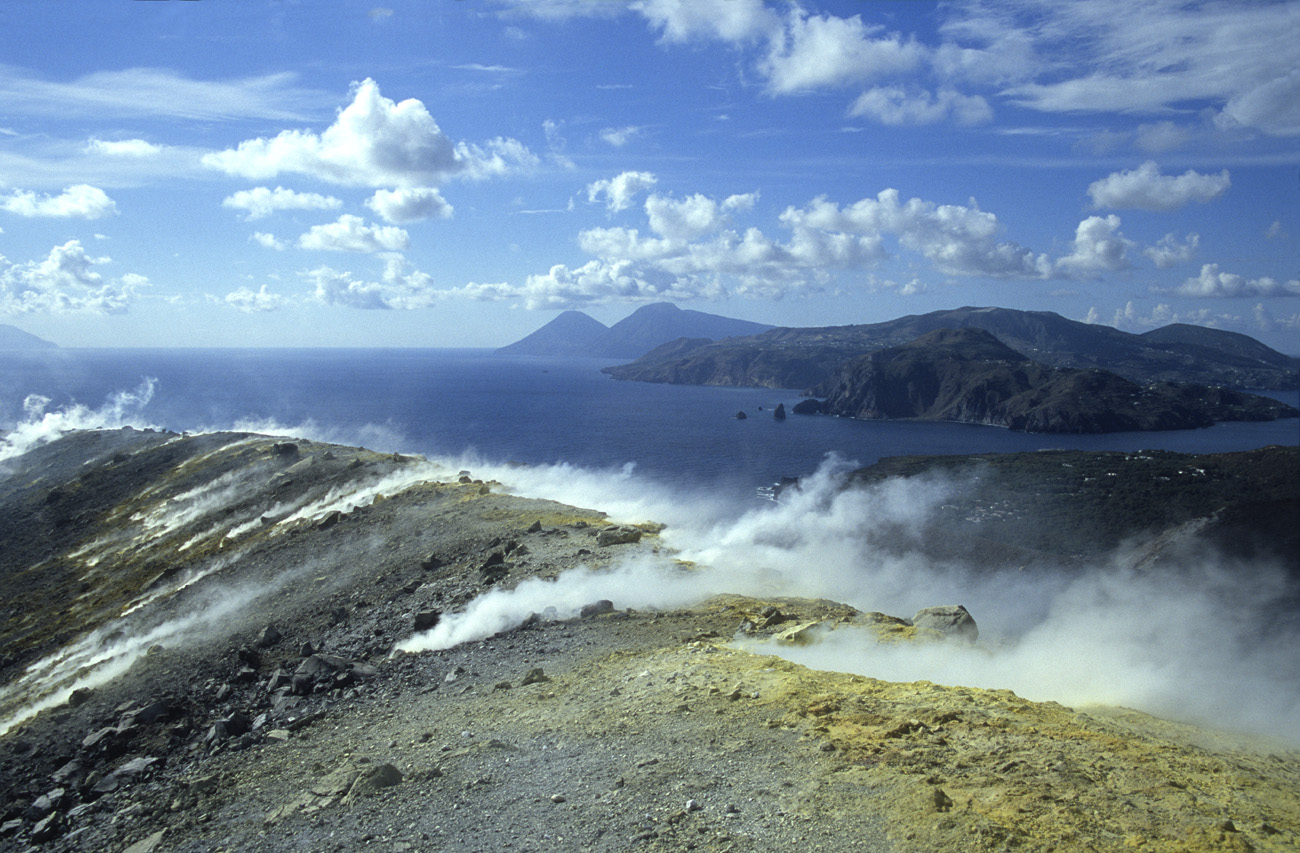 eol06_112.jpg - Italie, îles Eoliennes Vulcano fumerolles Fuji Velvia 100 F