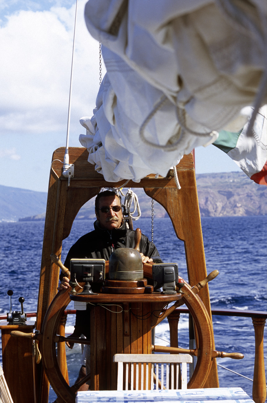 eol06_148.jpg - Italie, îles Eoliennes Vulcano captain Felice Fuji Velvia 100 F