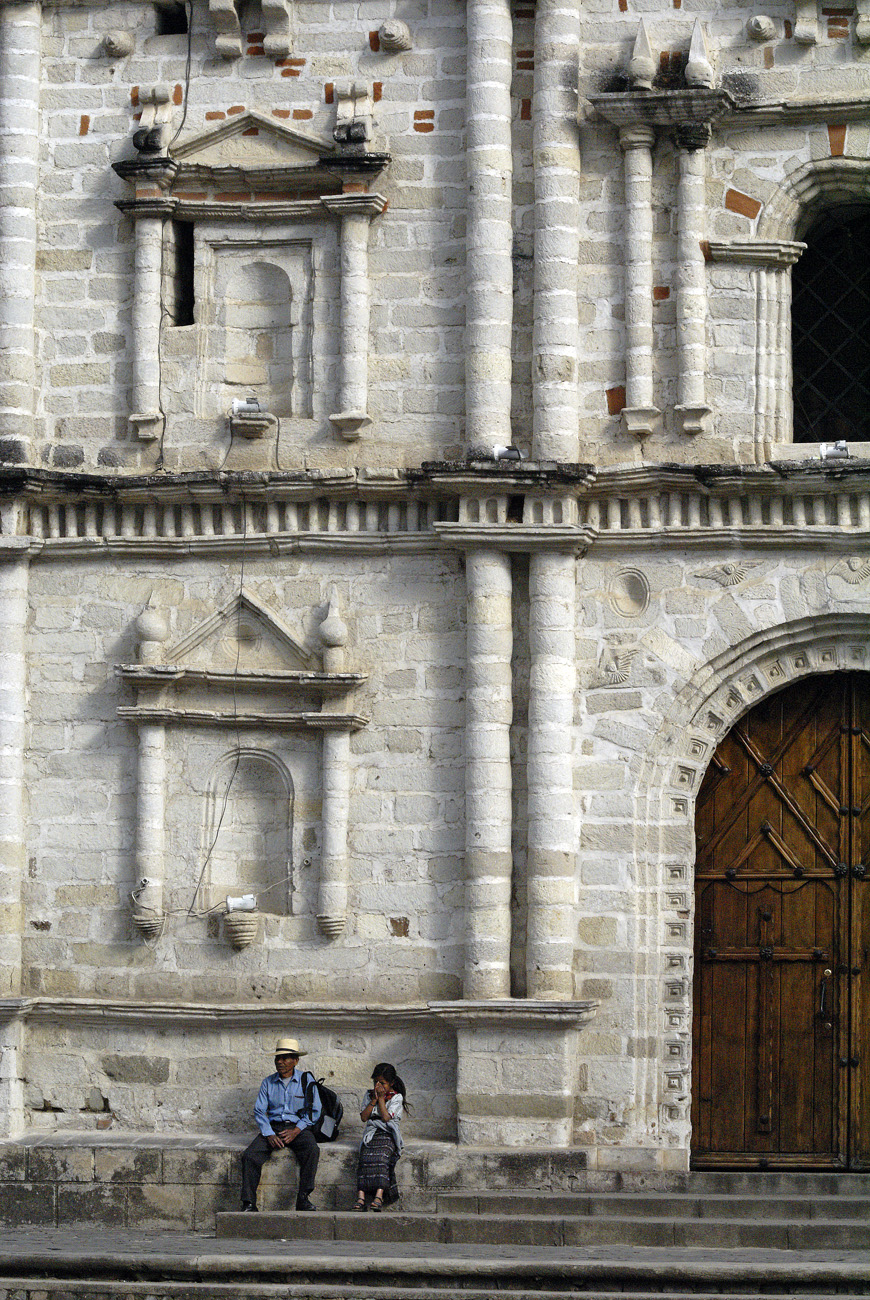 gua06_0246.jpg - autour du lac Atitlan  Panajachel l'église datant de 1567