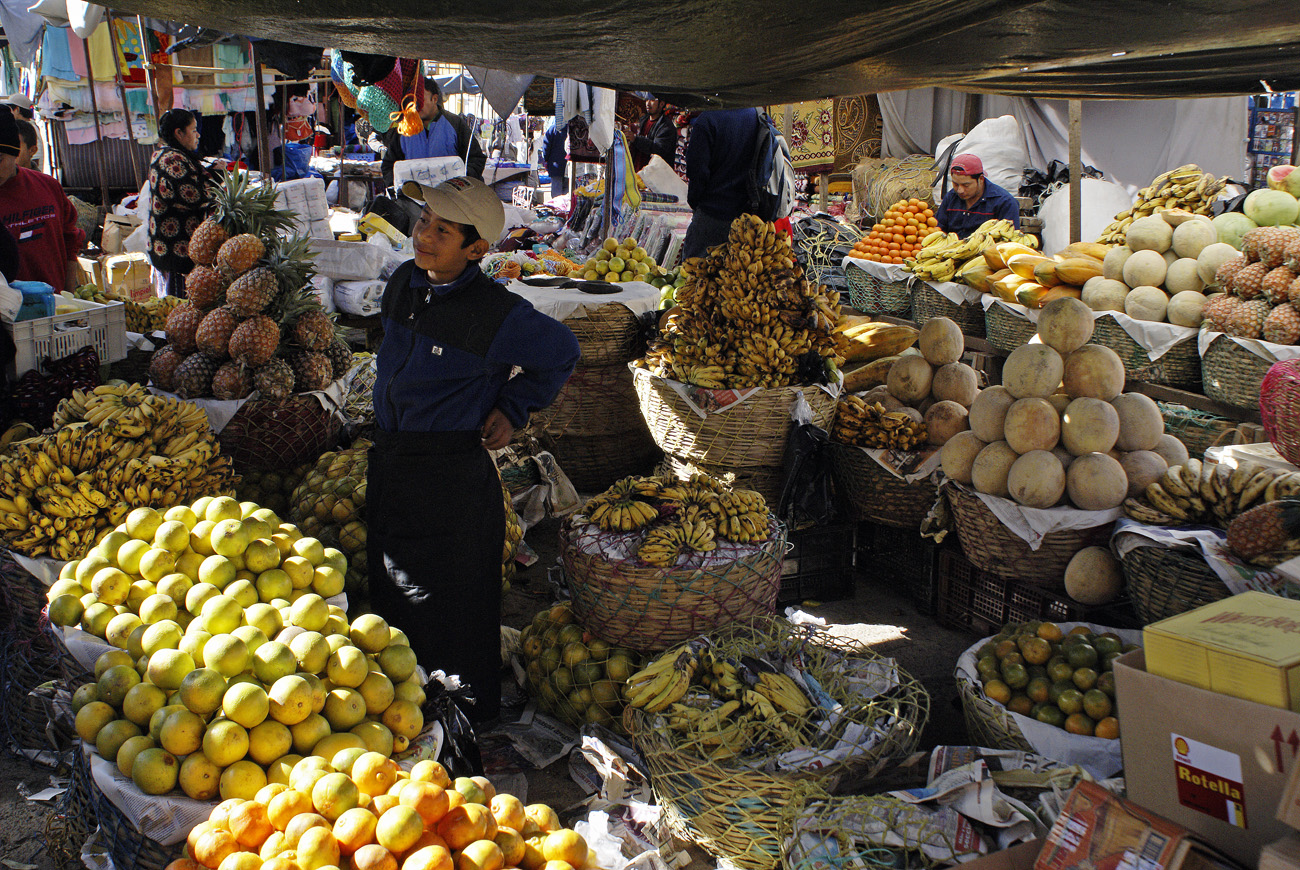 gua06_0278.jpg - autour du lac Atitlan  Solola le marché de Solola est un marché agricole peu fréquenté des touristes