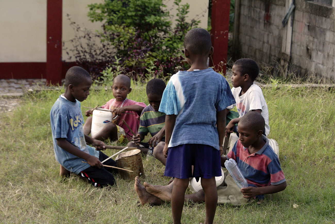 gua06_0878.jpg - Livingston les enfants en vacances