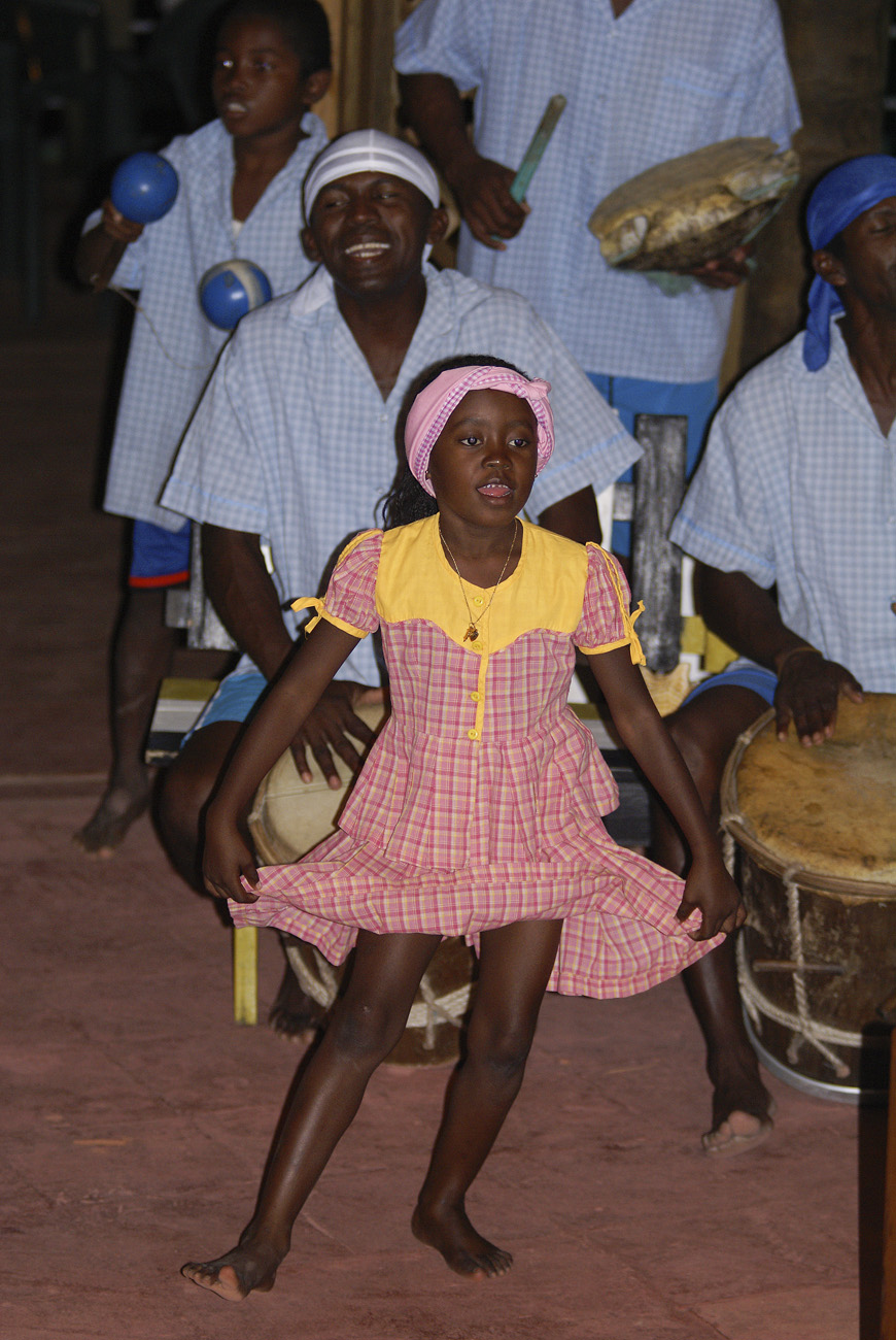 gua06_0901.jpg - Livingston musique et danses du folklore garifuna