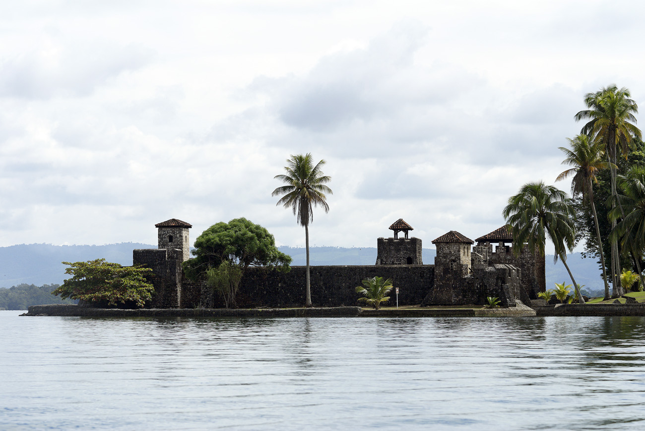 gua06_1007.jpg - rio Dulce  Castillo de San Felipe 