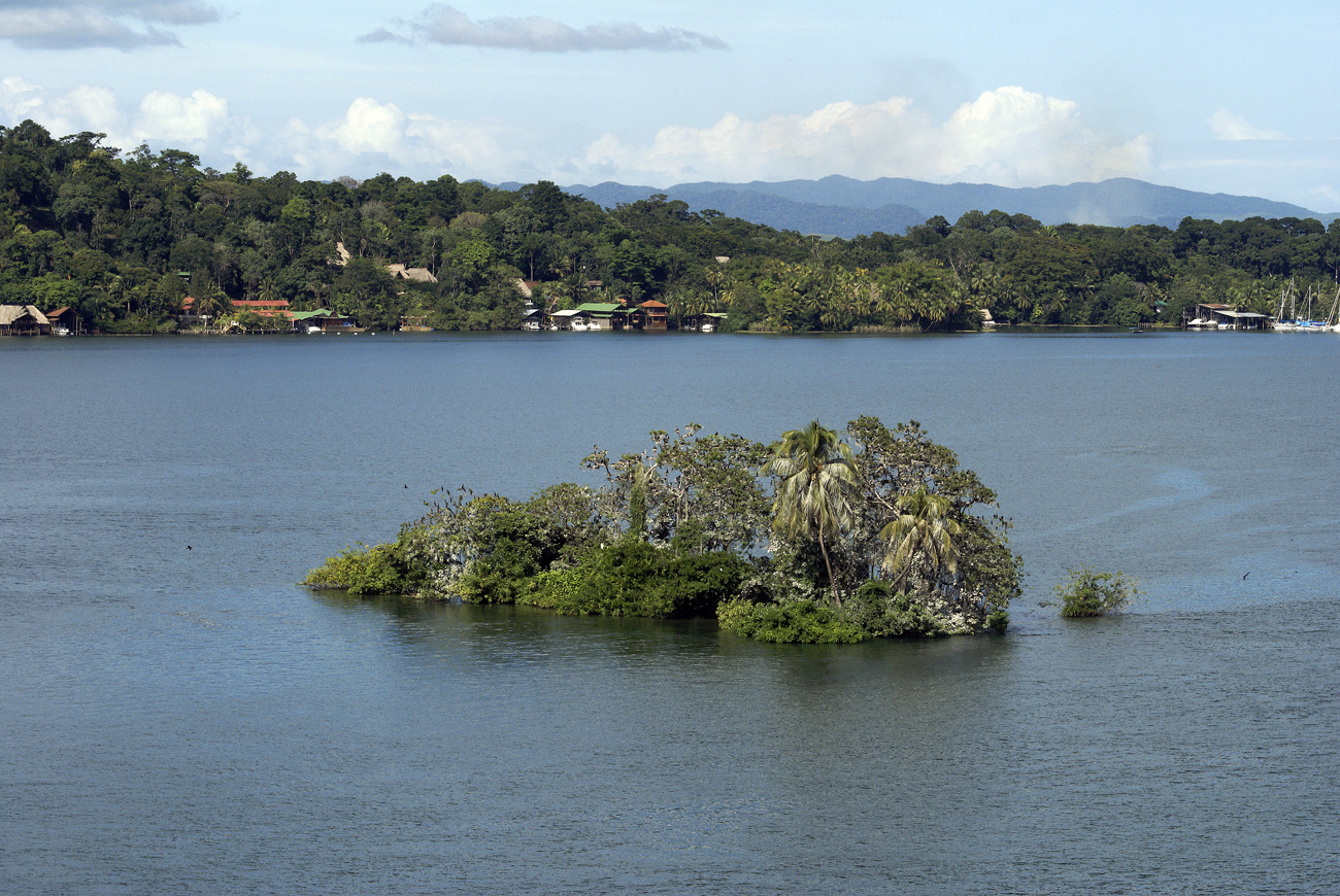 gua06_1014.jpg - rio Dulce 
