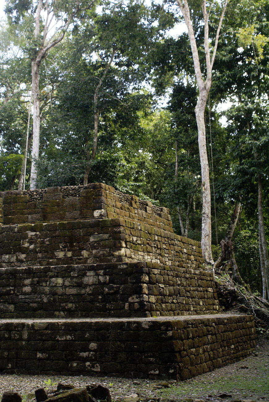 gua06_1098.jpg - Aguateca site archéologique