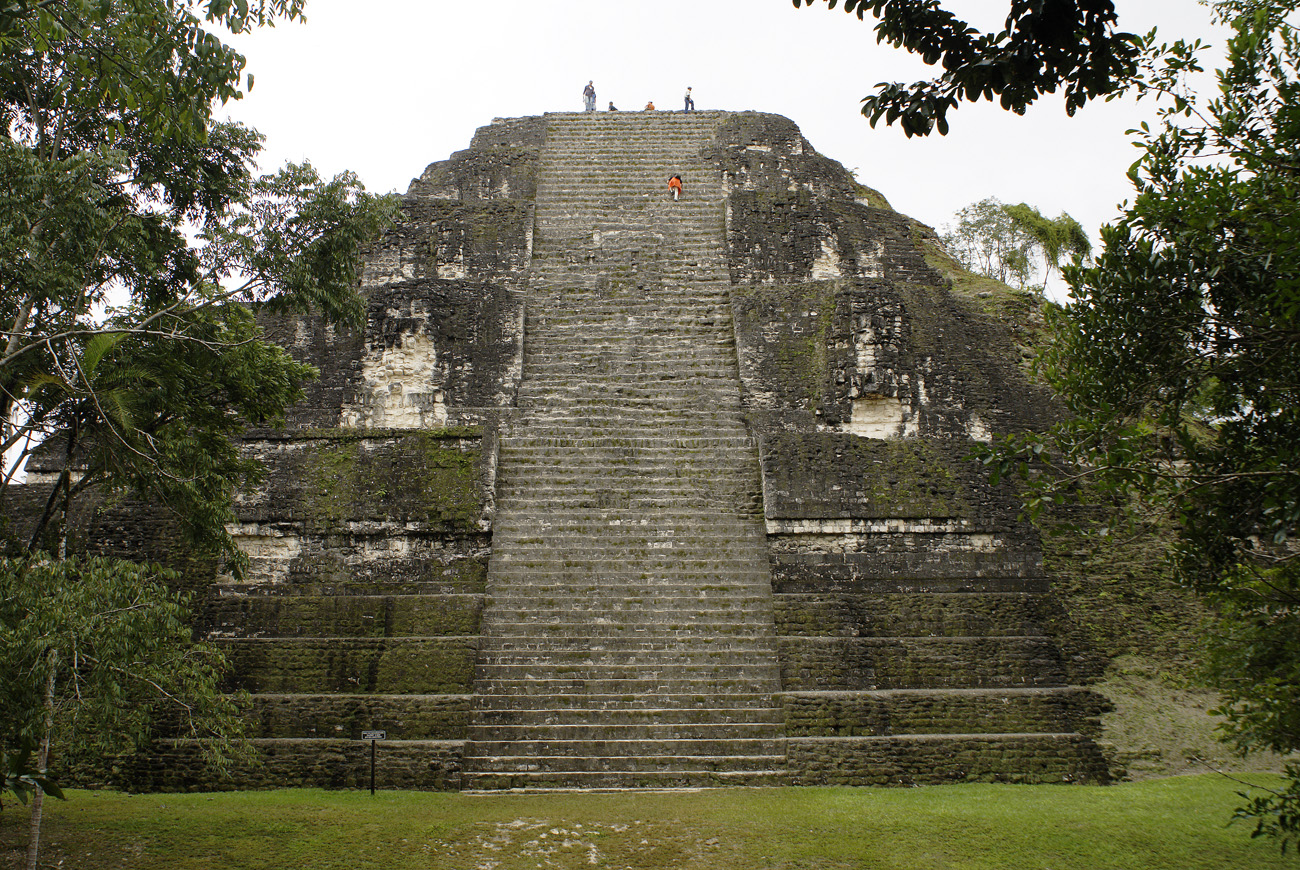 gua06_1171.jpg - Tikal le monde perdu