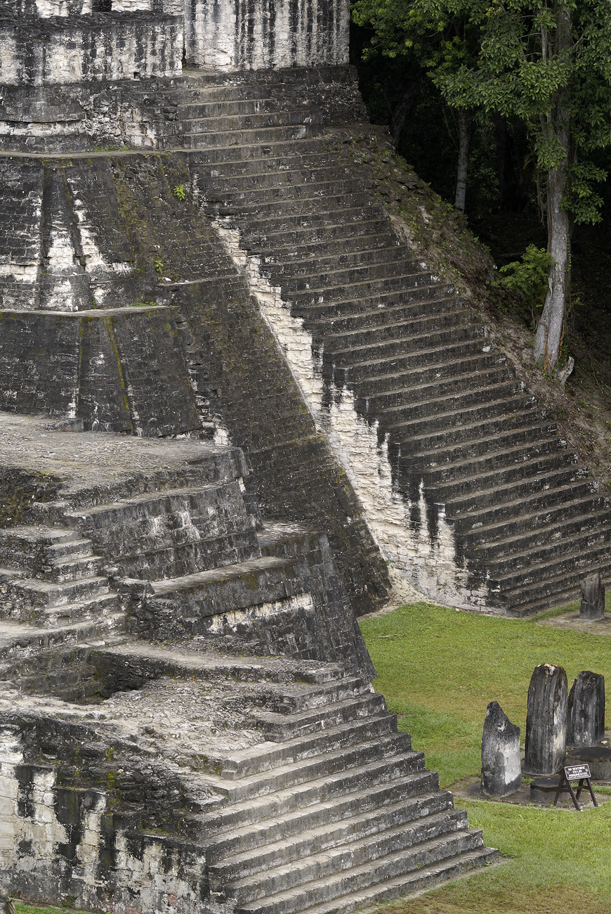 gua06_1228.jpg - Tikal acropole nord
