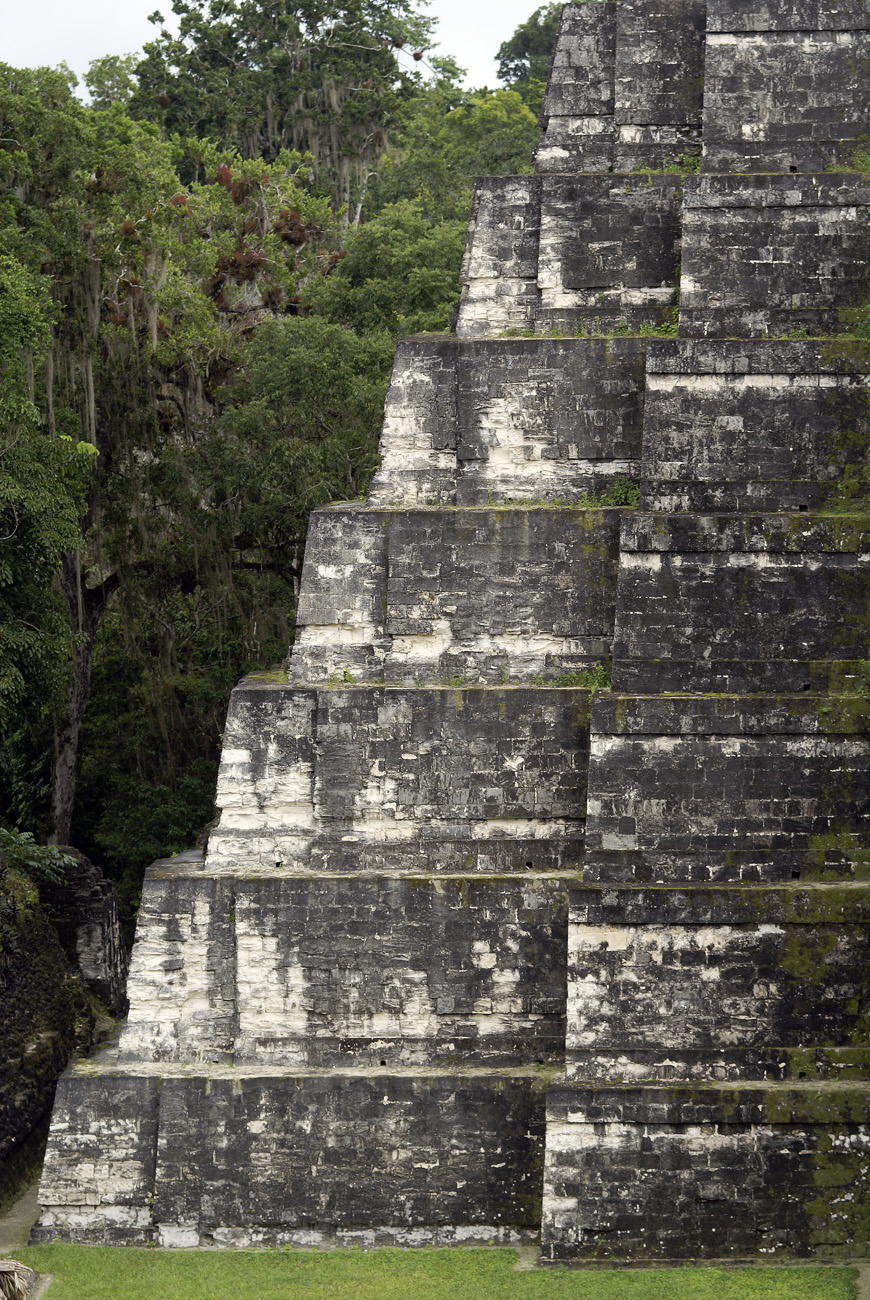 gua06_1229.jpg - Tikal détail du temple I