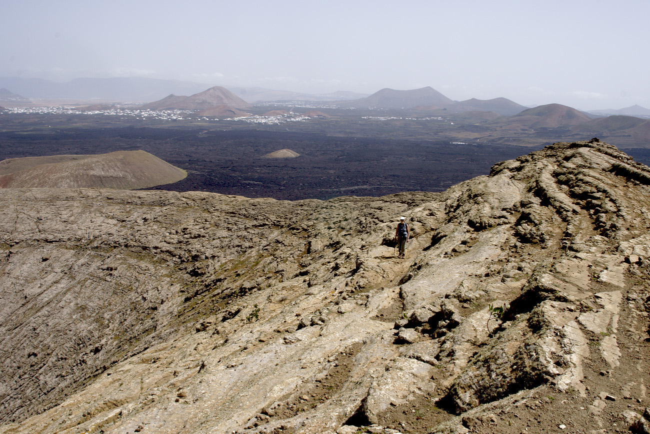 lanz08-03-15_038.jpg -  Lanzarote, mars 2008 Parc National de Timanfaya randonnée autour du cratère Caldera Blanca