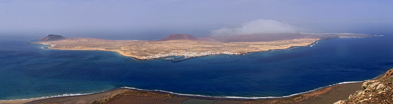lanz08-03-16_056-060.jpg -  Lanzarote, mars 2008 Région nord-est La Graciosa depuis le mirador del Rio de Cesar Manrique