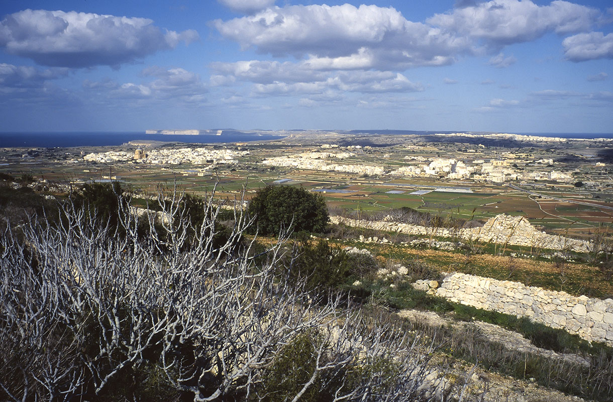mlt107_mgarr_victoria_line.jpg -  île de Malte Victoria Lines Mgarr et ses paysages, depuis les Victoria Lines
