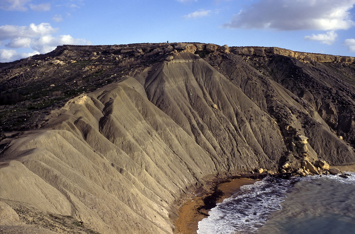 mlt127_pointe_il_karraba.jpg -  île de Malte Victoria Lines l'accès à la pointe Il-Karraba