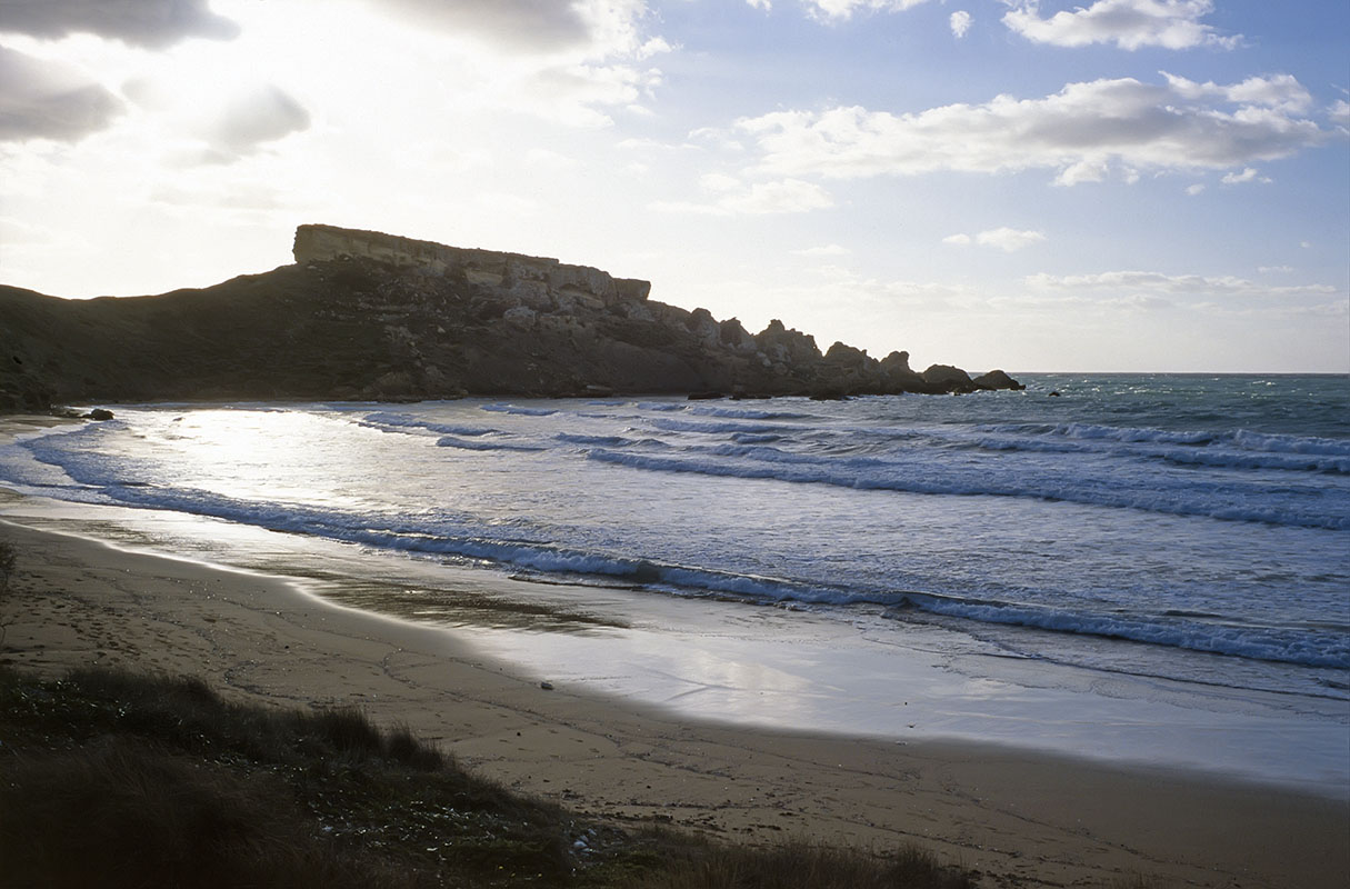 mlt129_tuffieha_bay.jpg -  île de Malte Victoria Lines la plage de Tuffieha Bay