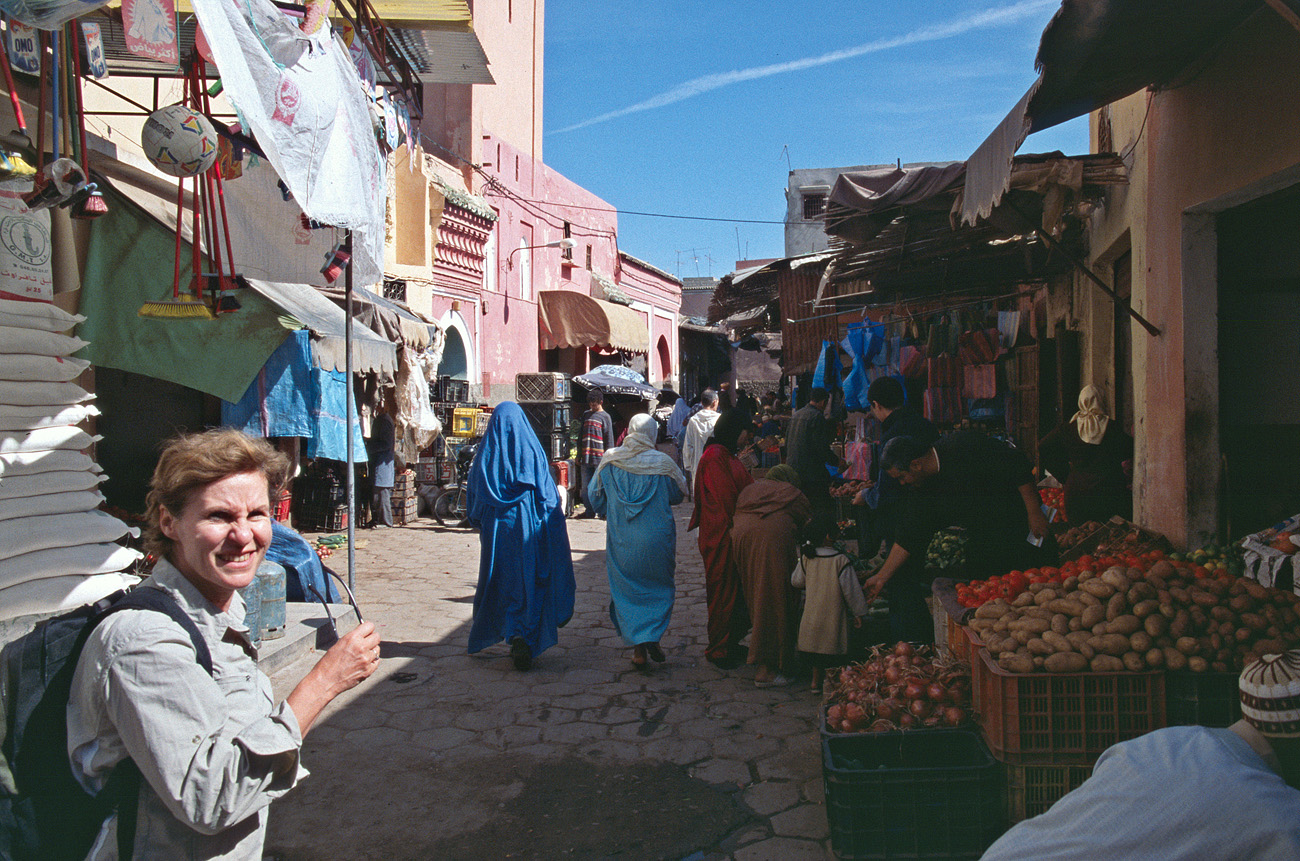 mar04_8_016.jpg - de Tiznit à Essaouira, octobre-novembre 2004 Taroudant le souk 