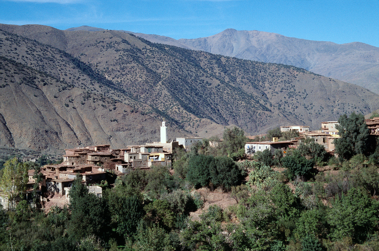 mar04_8_029.jpg - Haut-Atlas ouest, octobre-novembre 2004 Tizi n'Test village en approchant de Tinmal 
