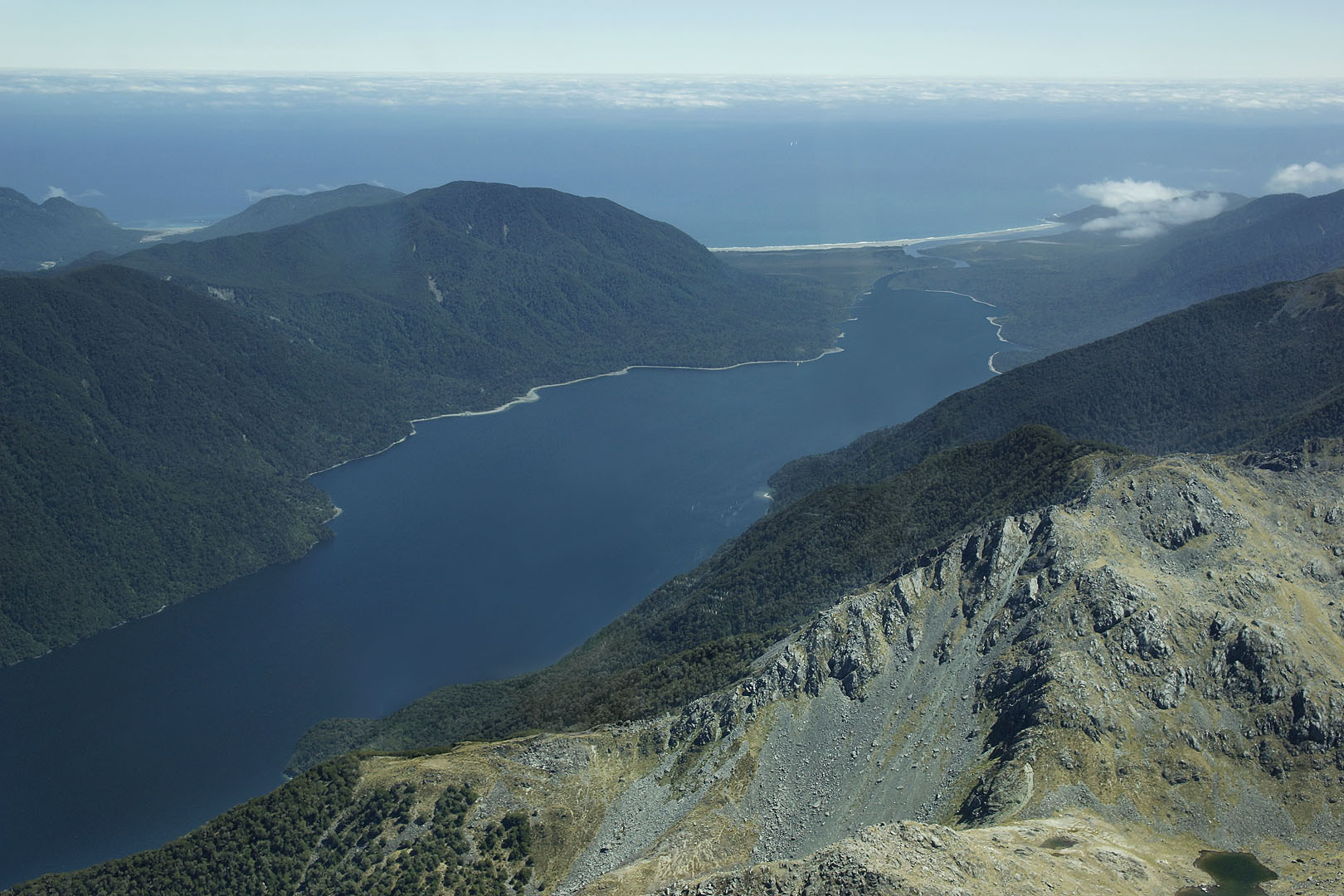 nz12-01-24_114.jpg - Southland Milford Sound