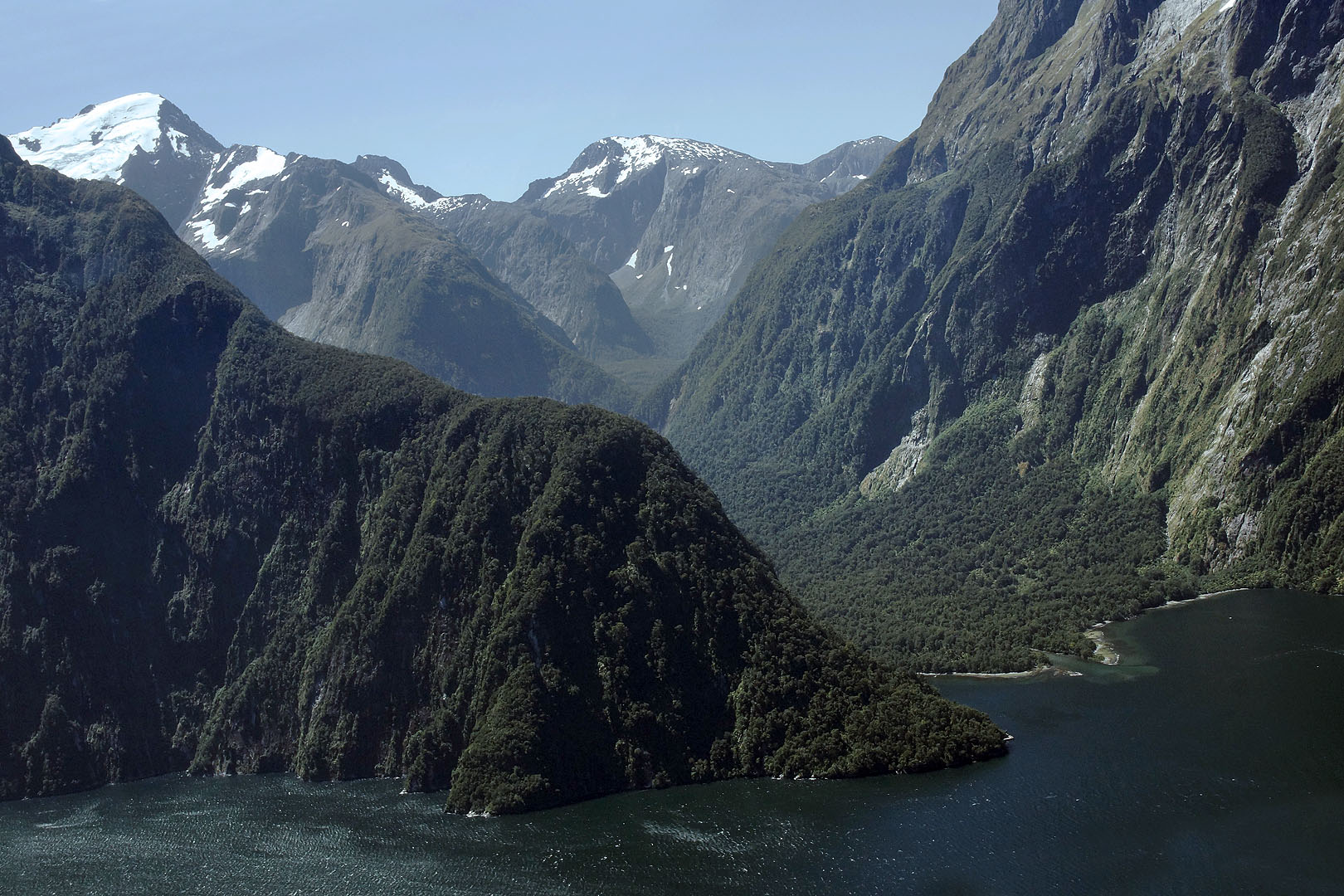 nz12-01-24_259.jpg - Southland Milford Sound