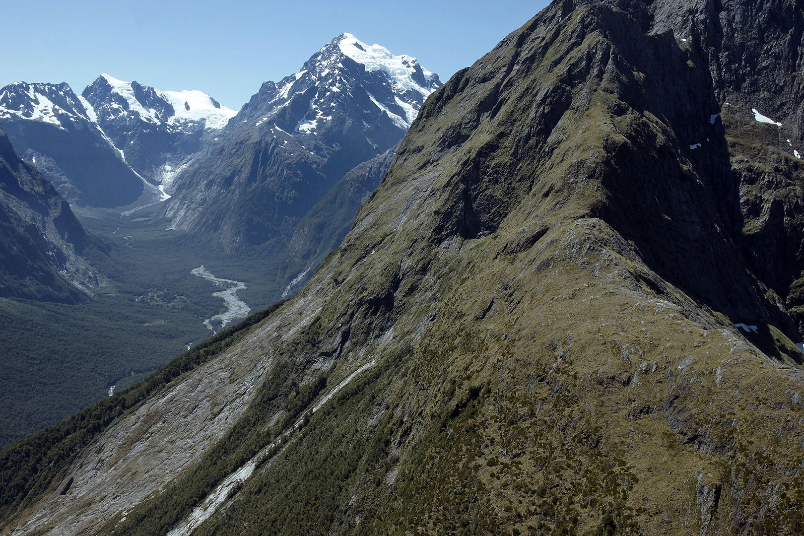 nz12-01-24_272.jpg - Southland Milford Sound