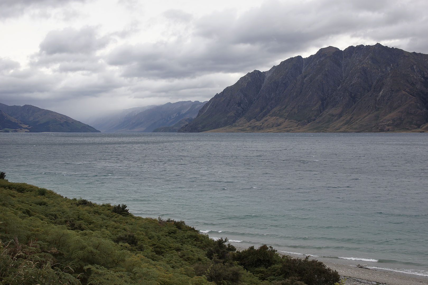 nz12-01-26_004.jpg - Queenstown District lake Hawea