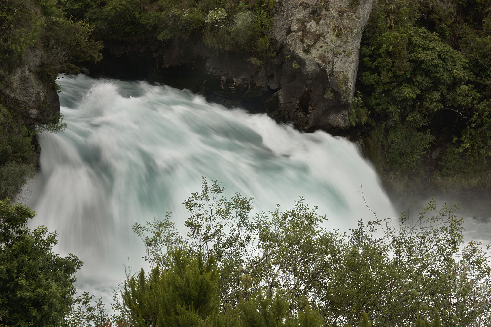 nz12-02-06_038.jpg - Taupo District les chutes de Huka