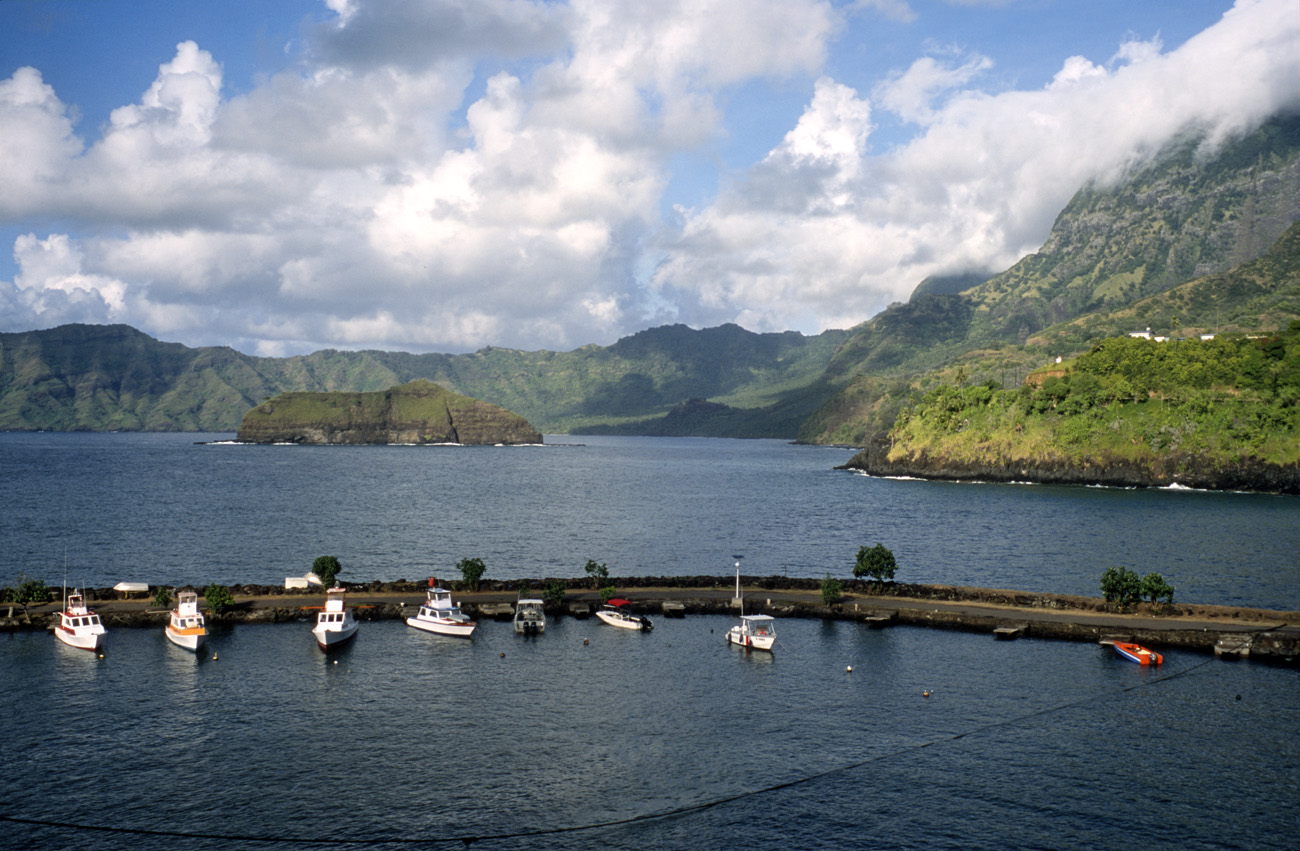 pol05_0331l.jpg - Iles Marquises, Hiva Oa Atuona