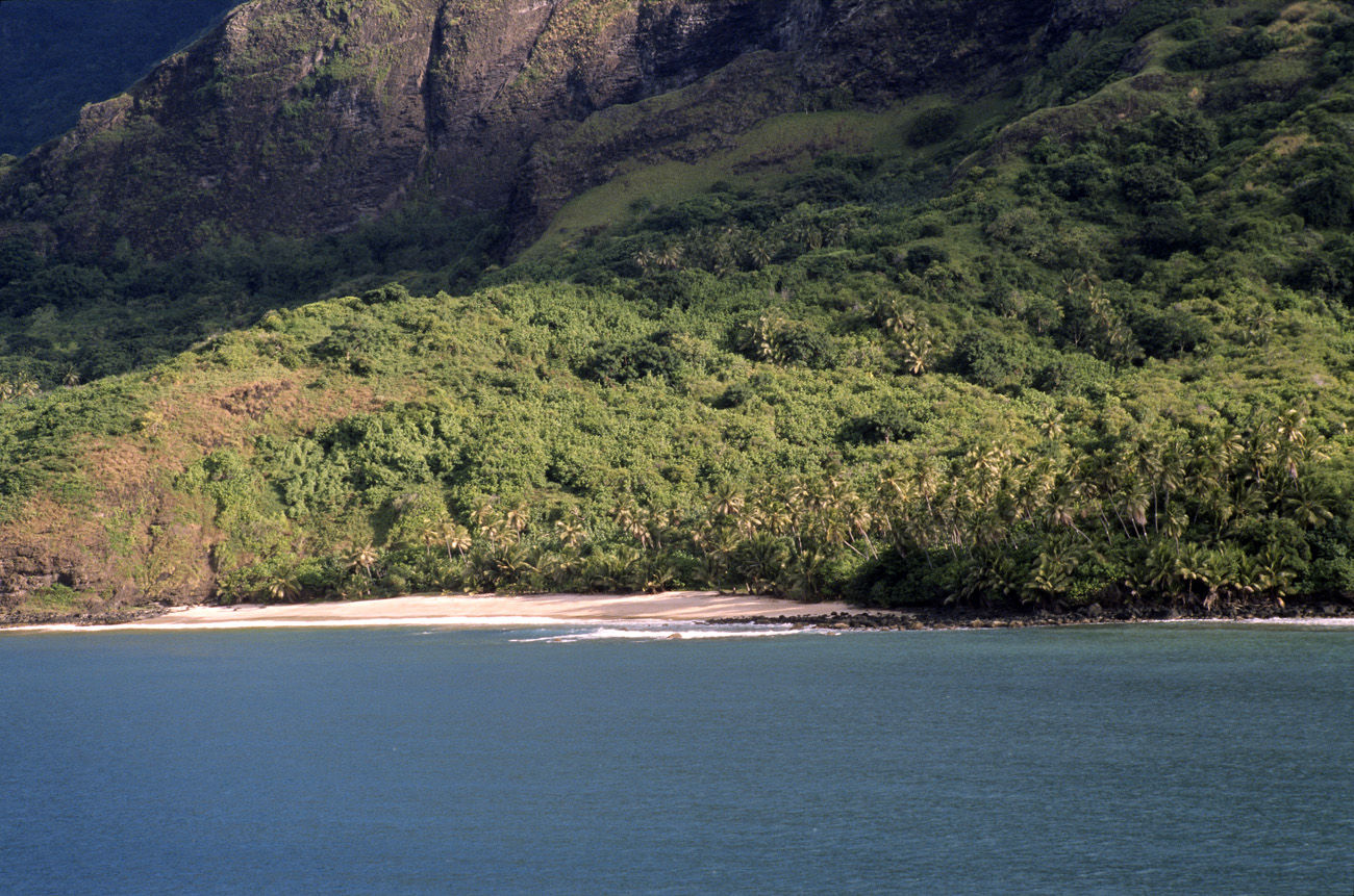 pol05_0566l.jpg - Iles Marquises, Nuku Hiva baie d'Anaho