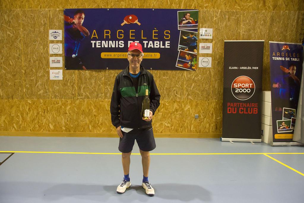 TT2023-12-17_577.jpg - un souvenir pour le doyen des participants