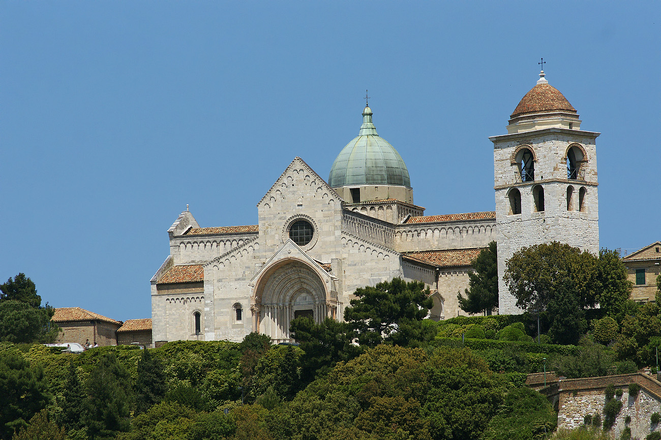 adriatic08-05-11_020.jpg - 11/05/2008 Italie - Marches,  Ancone 